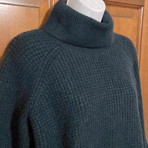 KUHL Womens SOLACE SWEATER Dark Green Turtleneck style Size Large - Picture 4 of 12